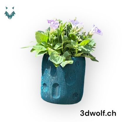 Blumentopf_Wandhalterung_beulen_gruen_mit_blumen