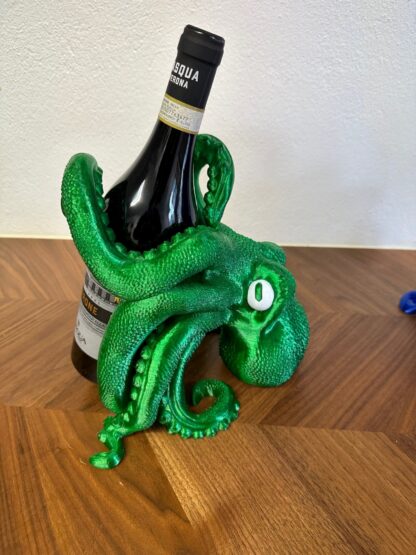 Oktopus Weinflaschenhalter Grün mit Flasche